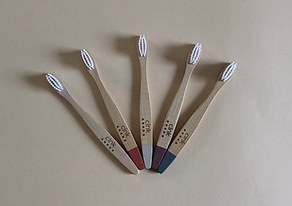 brosse à dent biodégradable en bambou Cink bruxelles bizoo bizoo biologisch afbreekbare bamboe tandenborstel brussel